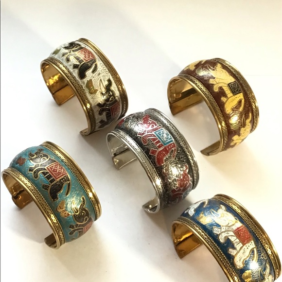 Free Shipping Cuff Bracelet Etched Elephant Theme - Picture 15 of 16